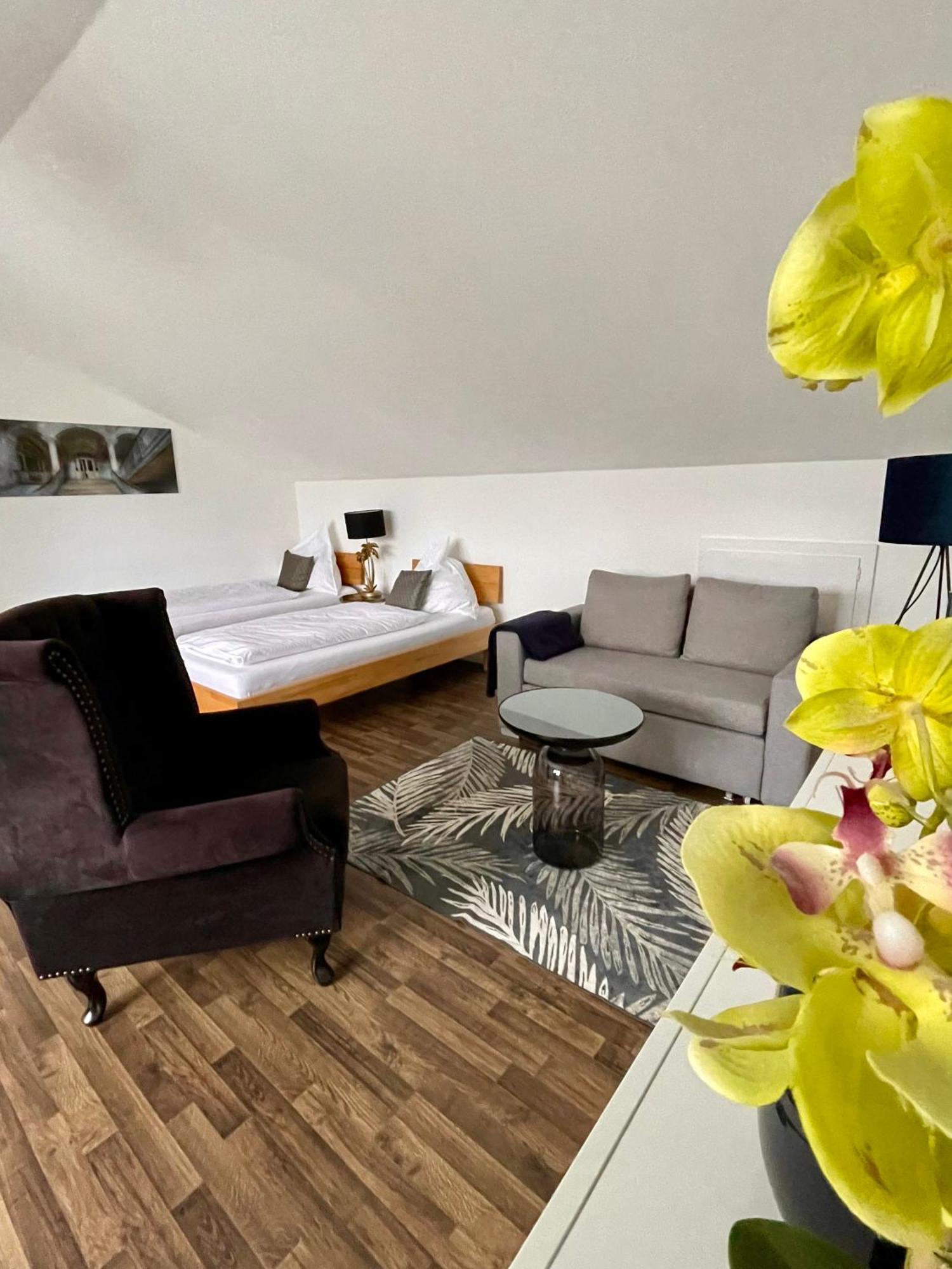 Apartment Living Schwabach Bagian luar foto